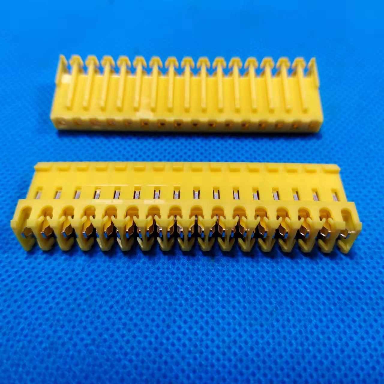 電子連接器 電子連接器